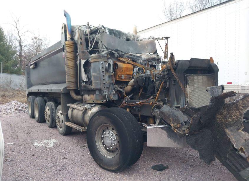 2006 Kenworth Construction T800 (VIN 1NKDXBEX36J145761) main photo