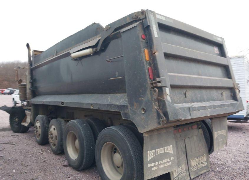 Photo 3 of 2006 Kenworth Construction T800 (VIN 1NKDXBEX36J145761)