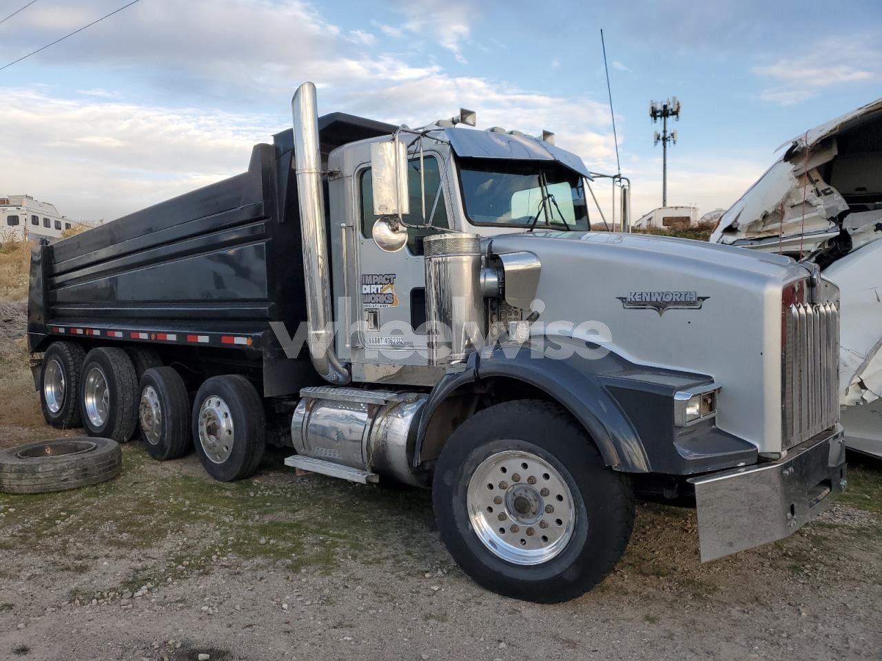 1996 KENWORTH T800 DUMP TRUCK (VIN 1NKDXBTX3TS728078) main photo