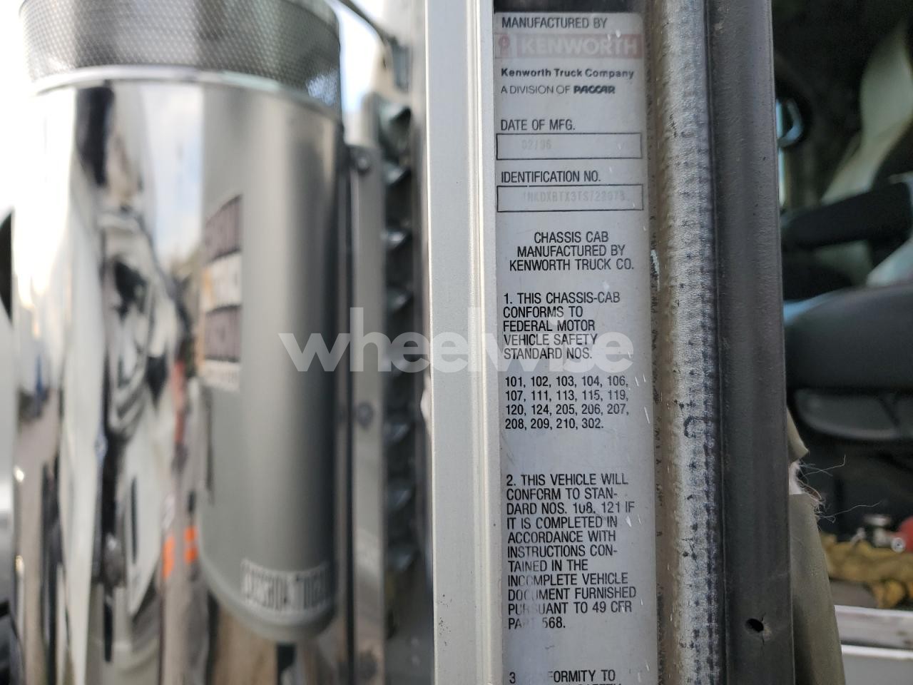 Photo 10 of 1996 KENWORTH T800 DUMP TRUCK (VIN 1NKDXBTX3TS728078)