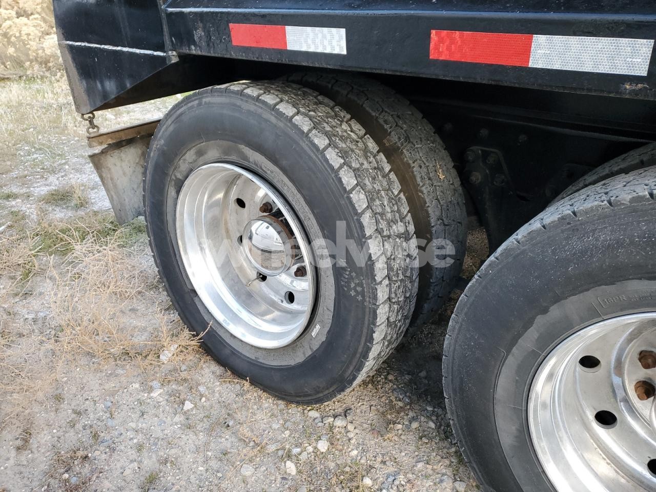 Photo 9 of 1996 KENWORTH T800 DUMP TRUCK (VIN 1NKDXBTX3TS728078)