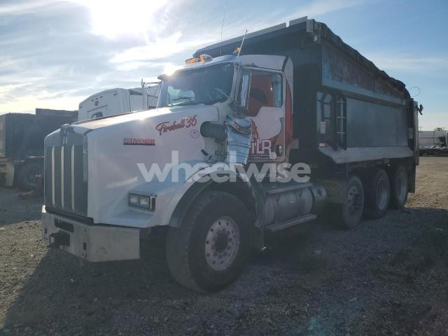 Photo 6 of 2019 KENWORTH T800 DUMP TRUCK (VIN 1NKDXP0XXKJ289127)
