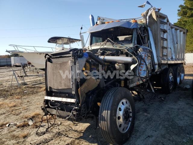 Photo 2 of 2005 KENWORTH CONSTRUCTION W900 (VIN 1NKWXBEX25J104321)