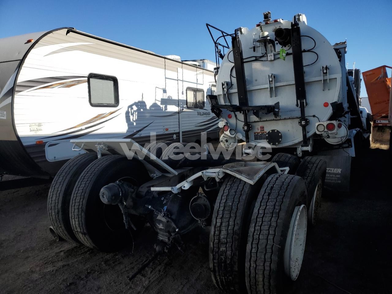 Photo 4 of 2024 KENWORTH T880 VACUUM TRUCK (VIN 1NKZL40X7RJ369253)