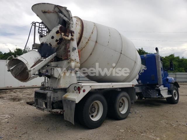 Photo 3 of 2022 KENWORTH T880 READY MIX TRUCK (VIN 1NKZLK0X8NJ487116)