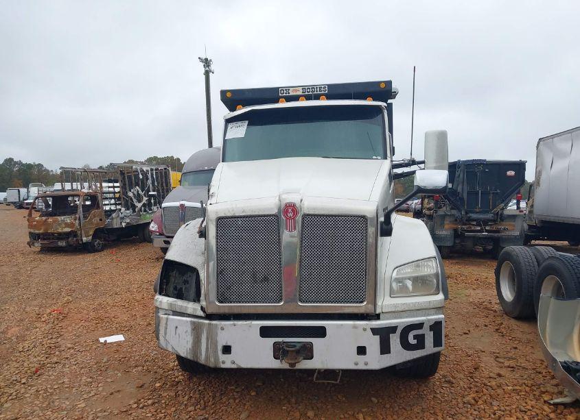 Photo 12 of 2016 Kenworth Construction T880 (VIN 1NKZLP0X8GJ118739)