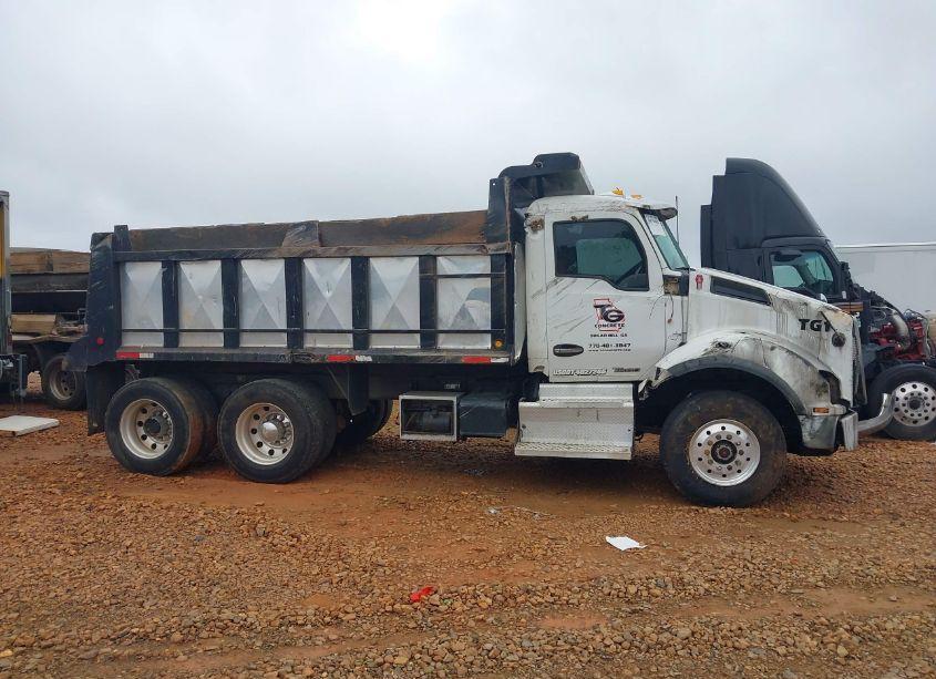 Photo 13 of 2016 Kenworth Construction T880 (VIN 1NKZLP0X8GJ118739)