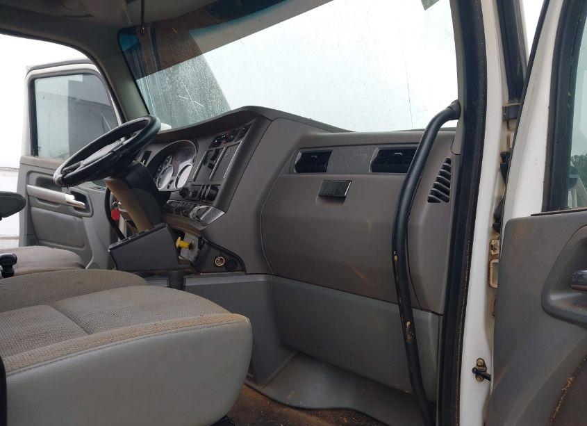 Photo 5 of 2016 Kenworth Construction T880 (VIN 1NKZLP0X8GJ118739)