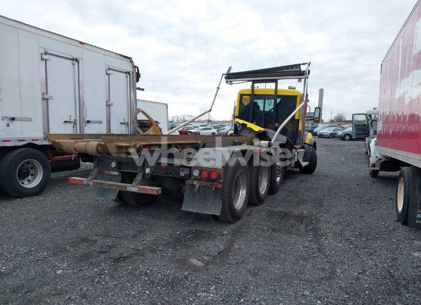 Photo 4 of 2020 Kenworth T880 N/A (VIN 1NKZX4EX4LJ308558)