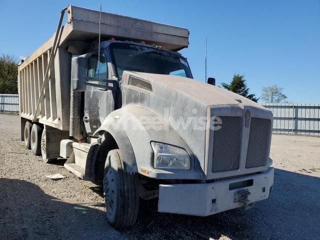 Photo 10 of 2020 KENWORTH T880 DUMP TRUCK (VIN 1NKZX4EX9LJ404847)