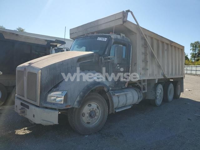 Photo 3 of 2020 KENWORTH T880 DUMP TRUCK (VIN 1NKZX4EX9LJ404847)