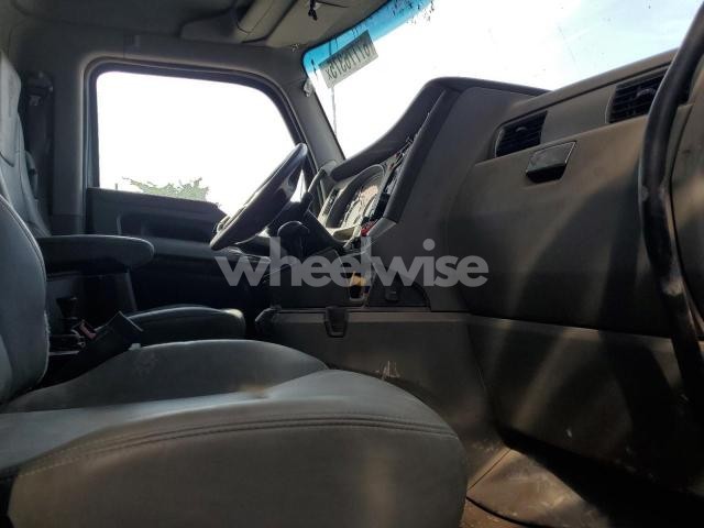 Photo 9 of 2020 KENWORTH T880 DUMP TRUCK (VIN 1NKZX4EX9LJ404847)