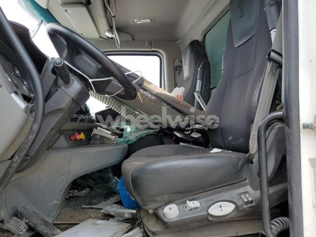 Photo 2 of 2020 KENWORTH T880 DUMP TRUCK (VIN 1NKZX4TX2LJ424988)