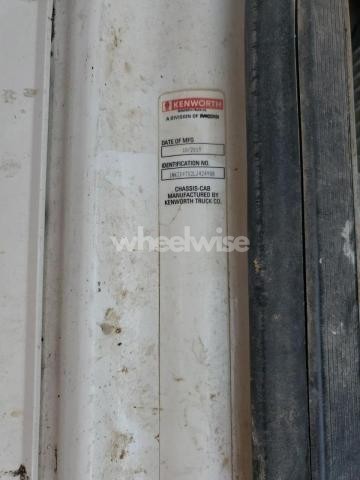 Photo 3 of 2020 KENWORTH T880 DUMP TRUCK (VIN 1NKZX4TX2LJ424988)