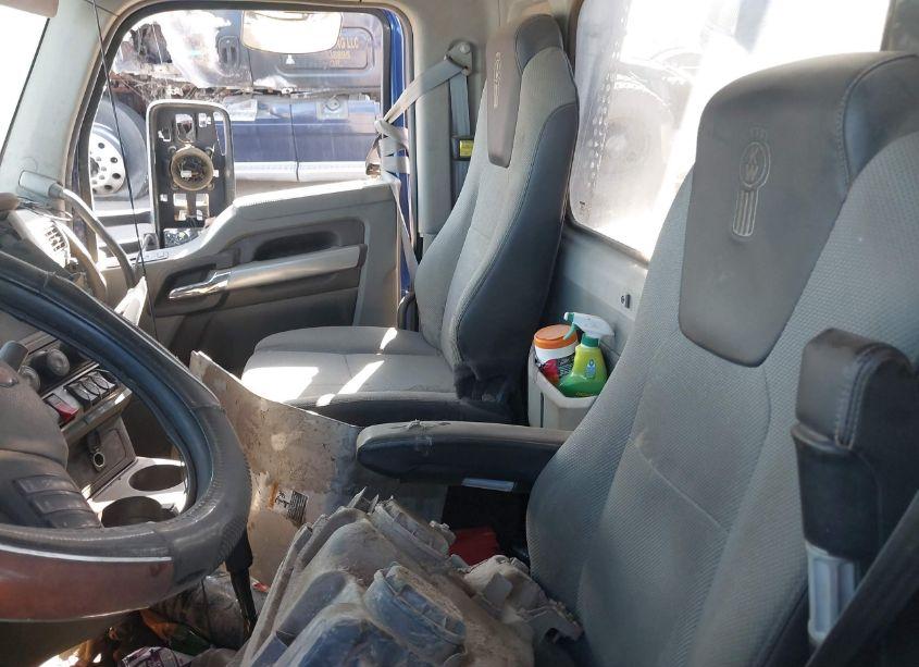 Photo 7 of 2020 Kenworth T880 N/A (VIN 1NKZX4TX9LJ407881)