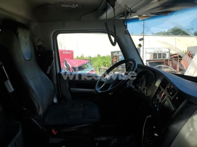 Photo 3 of 2021 KENWORTH T880 DUMP TRUCK (VIN 1NKZXPTX7MJ433558)