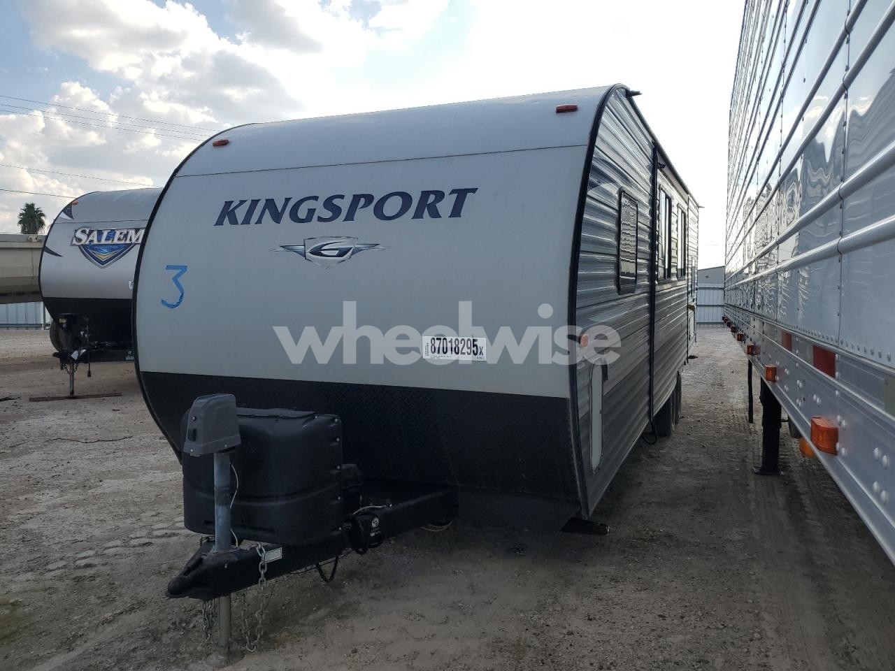 Photo 2 of 2018 GULF STREAM KINGSPORT (VIN 1NL1G3323J1129712)