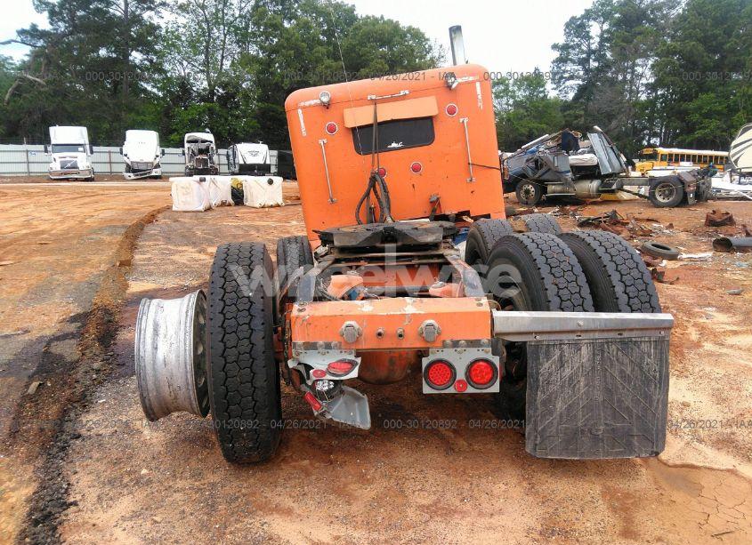 Photo 7 of 2007 Peterbilt 379 N/A (VIN 1NP5D49X67N737386)