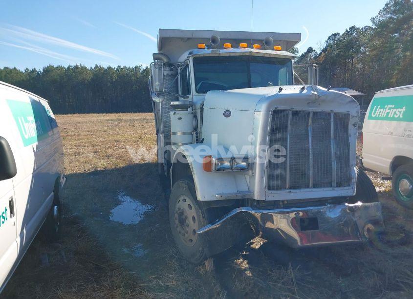 2004 Peterbilt 379 N/A (VIN 1NP5LU0X64D827803) main photo