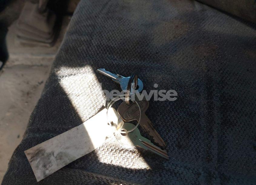 Photo 10 of 2004 Peterbilt 379 N/A (VIN 1NP5LU0X64D827803)