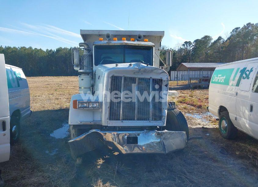 Photo 12 of 2004 Peterbilt 379 N/A (VIN 1NP5LU0X64D827803)