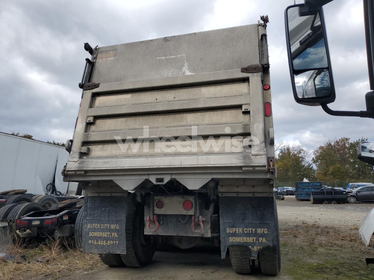 Photo 4 of 2006 PETERBILT 357 DUMP TRUCK N/A (VIN 1NPALBEX76N888487)