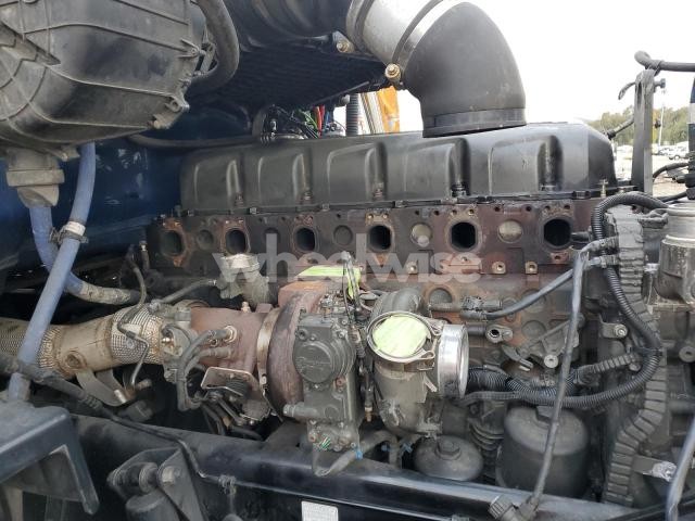 2017 PETERBILT TRACTOR 579 - SEMI TRUCK