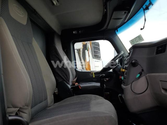 2017 PETERBILT TRACTOR 579 - SEMI TRUCK