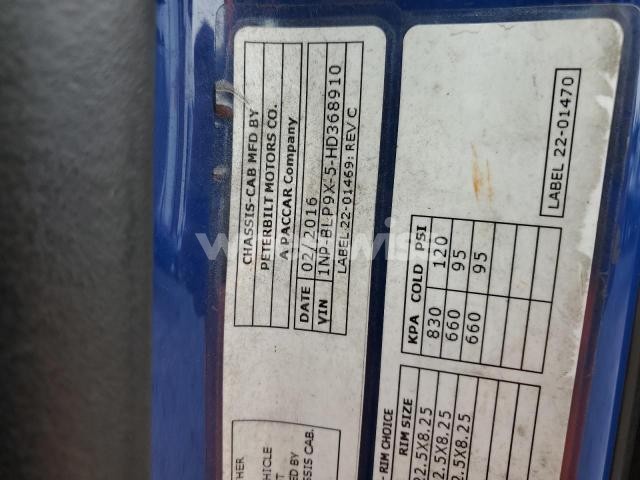 2017 PETERBILT TRACTOR 579 - SEMI TRUCK