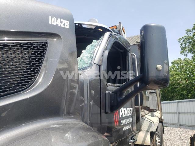 Photo 10 of 2016 PETERBILT 567 DUMP TRUCK N/A (VIN 1NPCLP0X4GD317821)