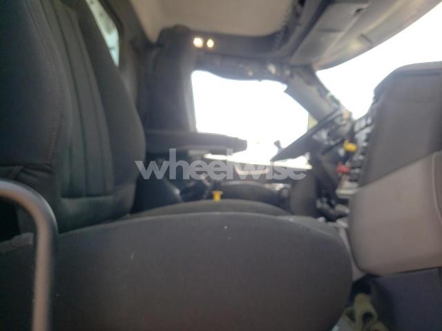 Photo 3 of 2016 PETERBILT 567 DUMP TRUCK N/A (VIN 1NPCLP0X4GD317821)