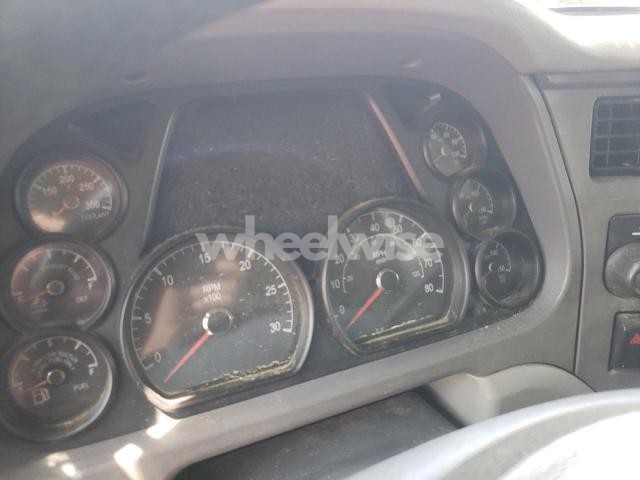 Photo 5 of 2016 PETERBILT 567 DUMP TRUCK N/A (VIN 1NPCLP0X4GD317821)