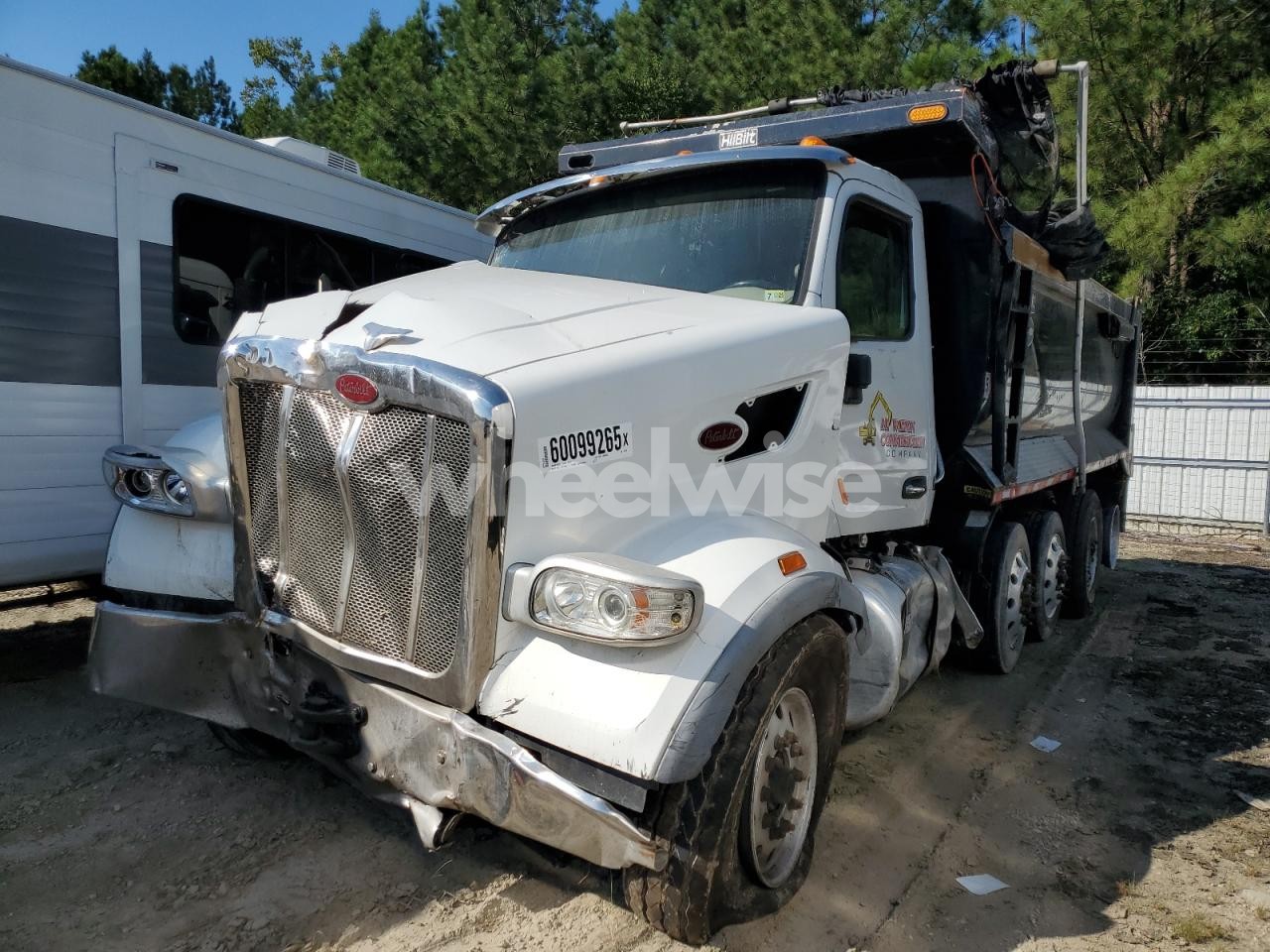 Photo 2 of 2020 PETERBILT 567 SEMI TRUCK N/A (VIN 1NPCLPEX3LD272678)