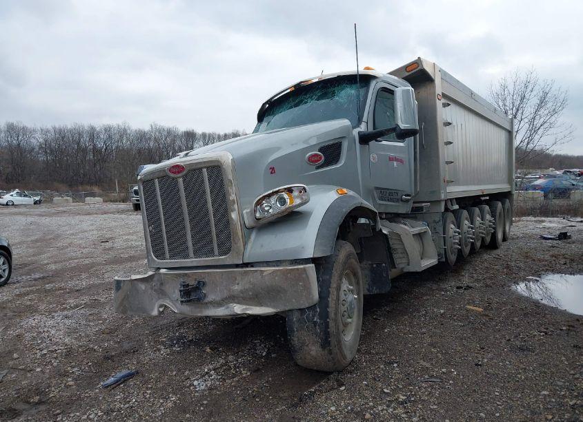 Photo 2 of 2025 Peterbilt 567 N/A (VIN 1NPCX4TX1SD689348)