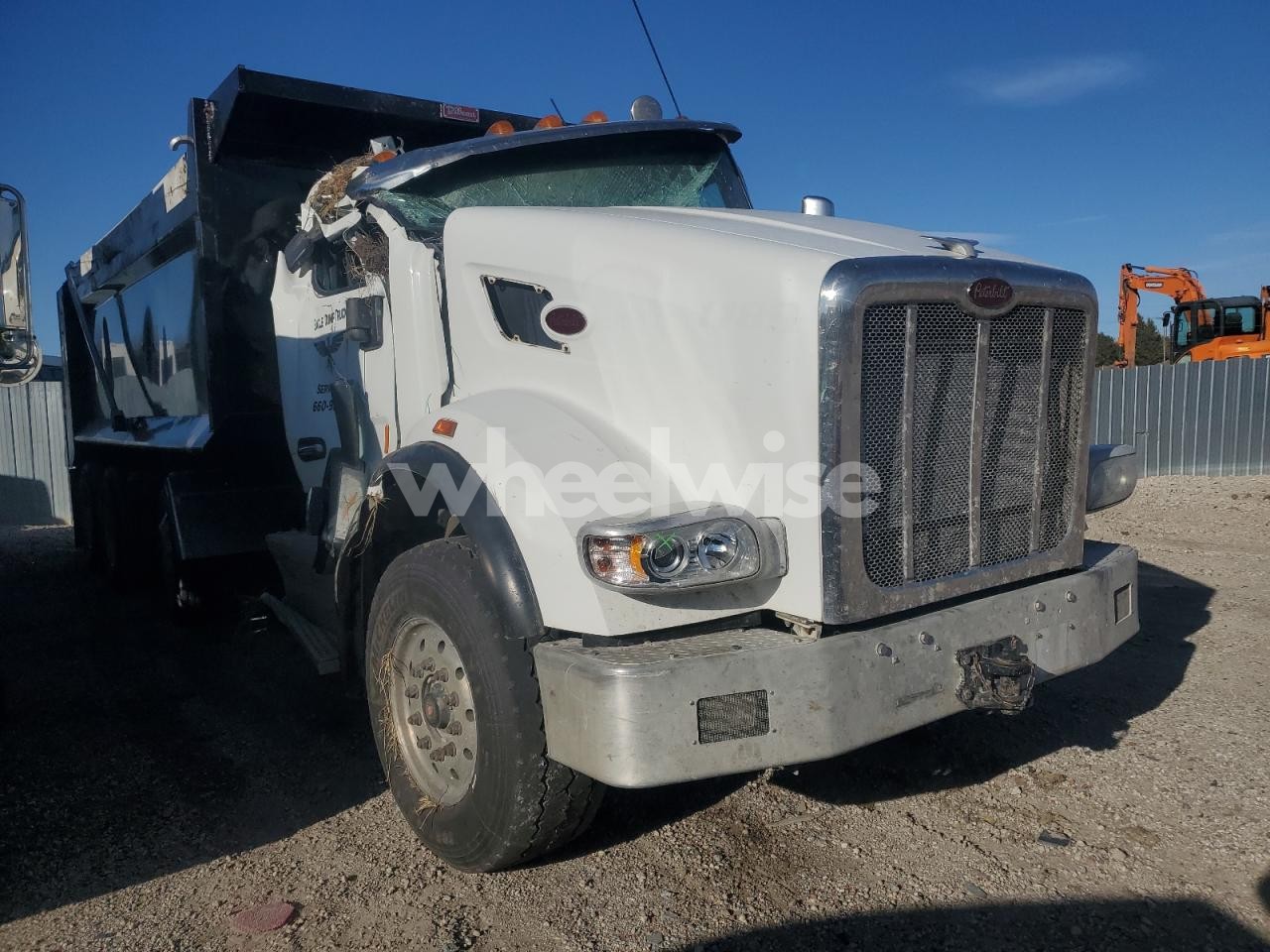 2015 PETERBILT 567 DUMP TRUCK N/A (VIN 1NPCXP0X2FD290413) main photo