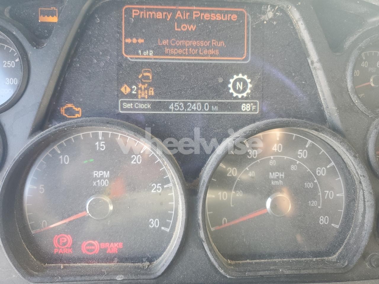 Photo 8 of 2015 PETERBILT 567 DUMP TRUCK N/A (VIN 1NPCXP0X2FD290413)