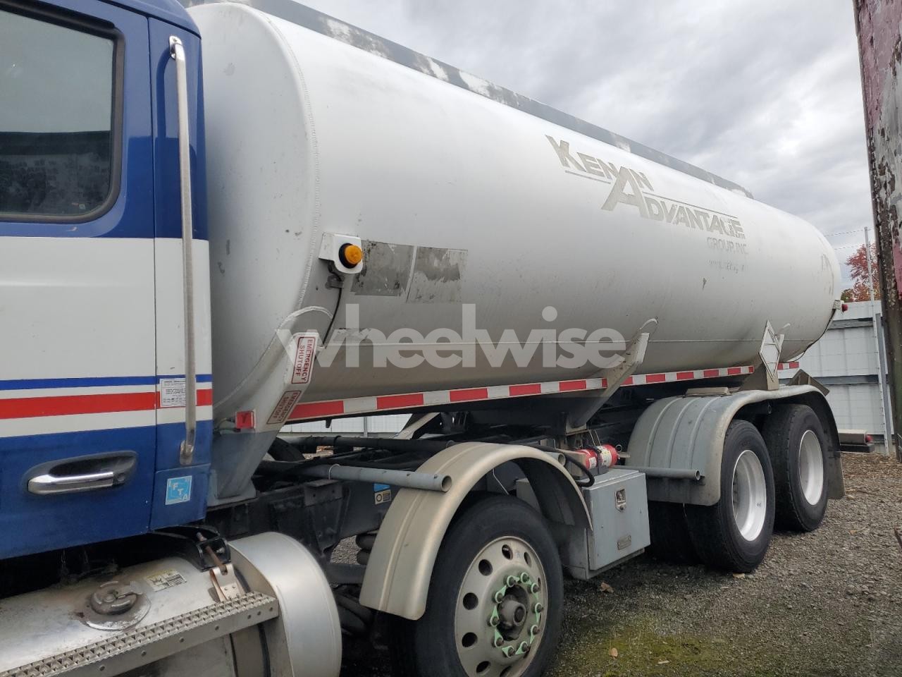 Photo 9 of 2018 PETERBILT 567 TANK TRUCK (VIN 1NPCXP0X4JD473773)