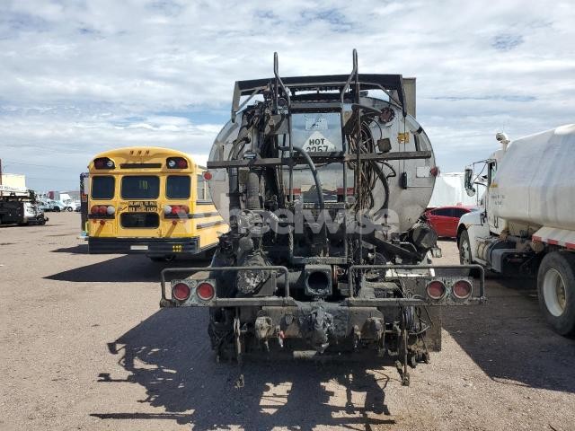 Photo 8 of 2017 PETERBILT 365 N/A (VIN 1NPSL79X4HD409835)