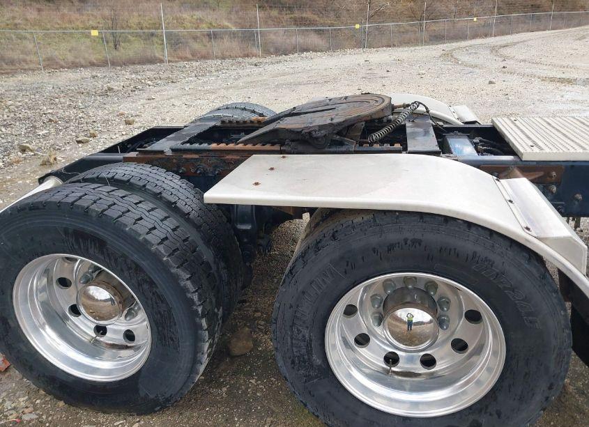 Photo 14 of 2016 Peterbilt Other N/A (VIN 1NPXGGGG40D341313)