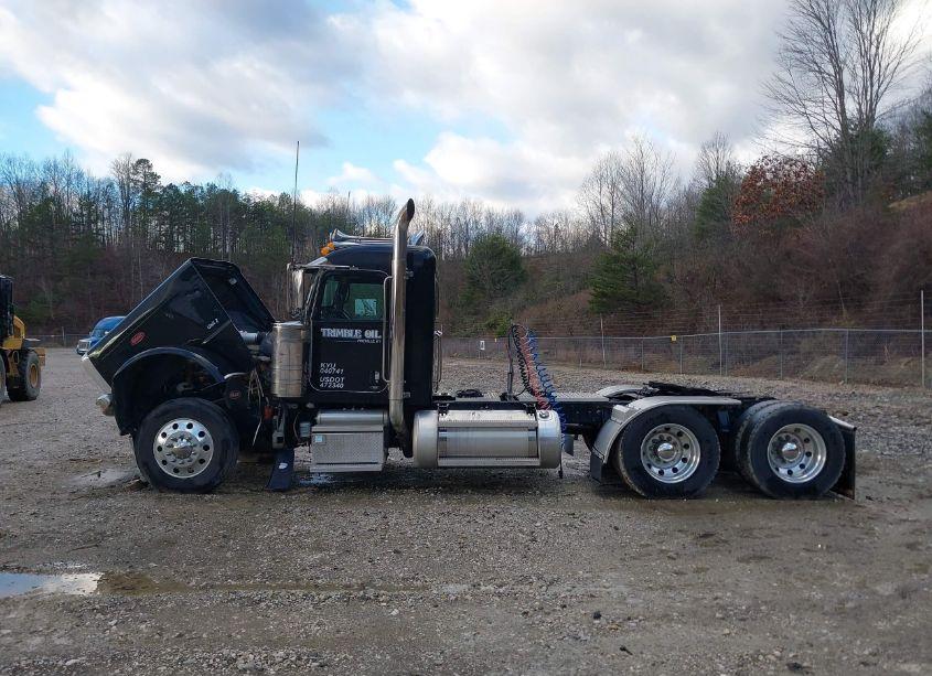 Photo 17 of 2016 Peterbilt Other N/A (VIN 1NPXGGGG40D341313)