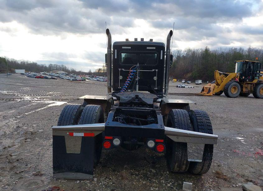 Photo 18 of 2016 Peterbilt Other N/A (VIN 1NPXGGGG40D341313)