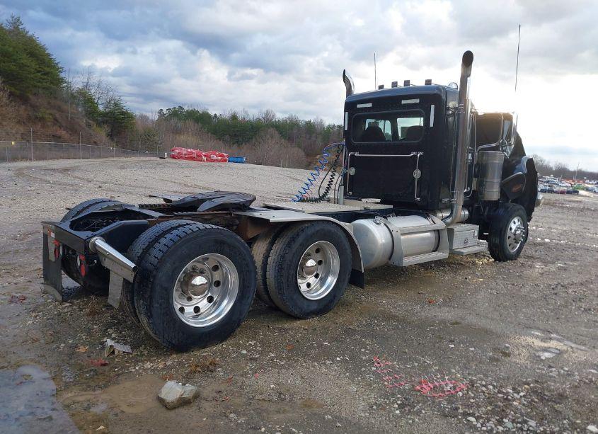 Photo 4 of 2016 Peterbilt Other N/A (VIN 1NPXGGGG40D341313)