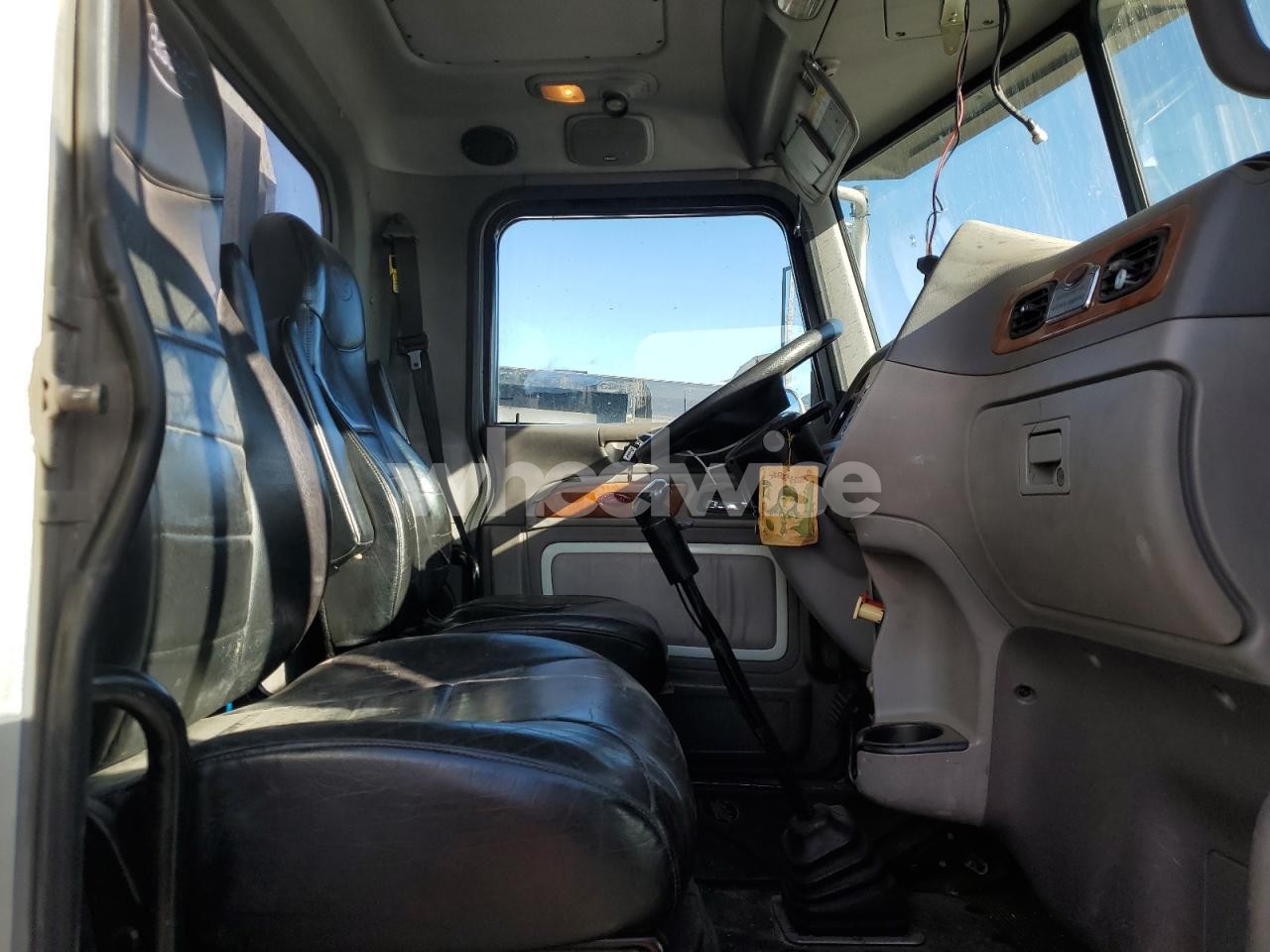 Photo 5 of 2008 PETERBILT 389 SEMI TRUCK (VIN 1NPXGGGG50D766927)