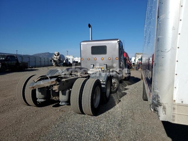 Photo 7 of 2016 PETERBILT 389 SEMI TRUCK N/A (VIN 1NPXGGGG80D408821)