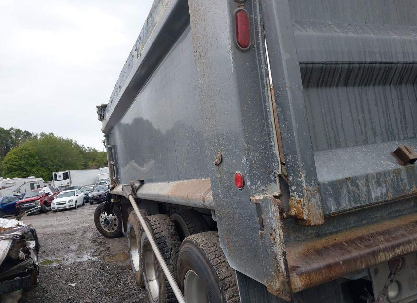 Photo 3 of 2012 Peterbilt 389 N/A (VIN 1NPXX4EX4CD133907)