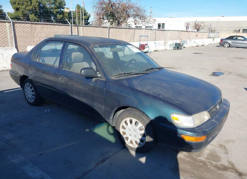 1997 Toyota Corolla CE (VIN 1NXBA02E2VZ542999) main photo