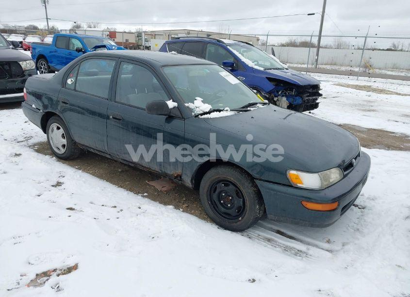 1996 Toyota Corolla (VIN 1NXBA02E7TZ381935) main photo