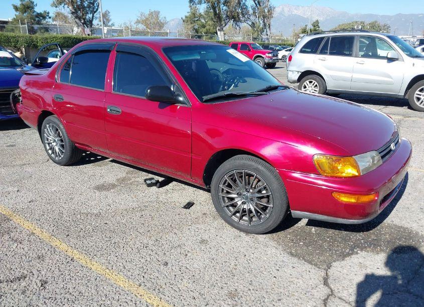 1997 Toyota Corolla STD (VIN 1NXBA02E9VZ516044) main photo