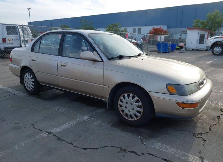 1997 Toyota Corolla DX (VIN 1NXBB02E6VZ571354) main photo