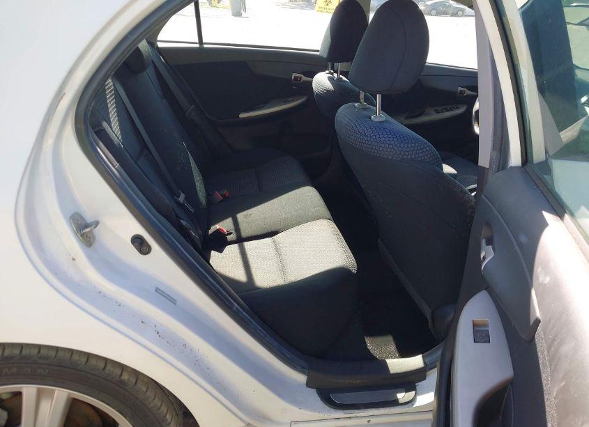 Photo 8 of 2009 Toyota Corolla XRS (VIN 1NXBE40EX9Z031240)